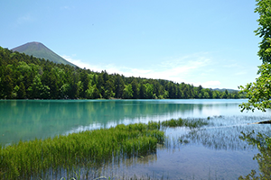 ６月　 秘神秘の湖 